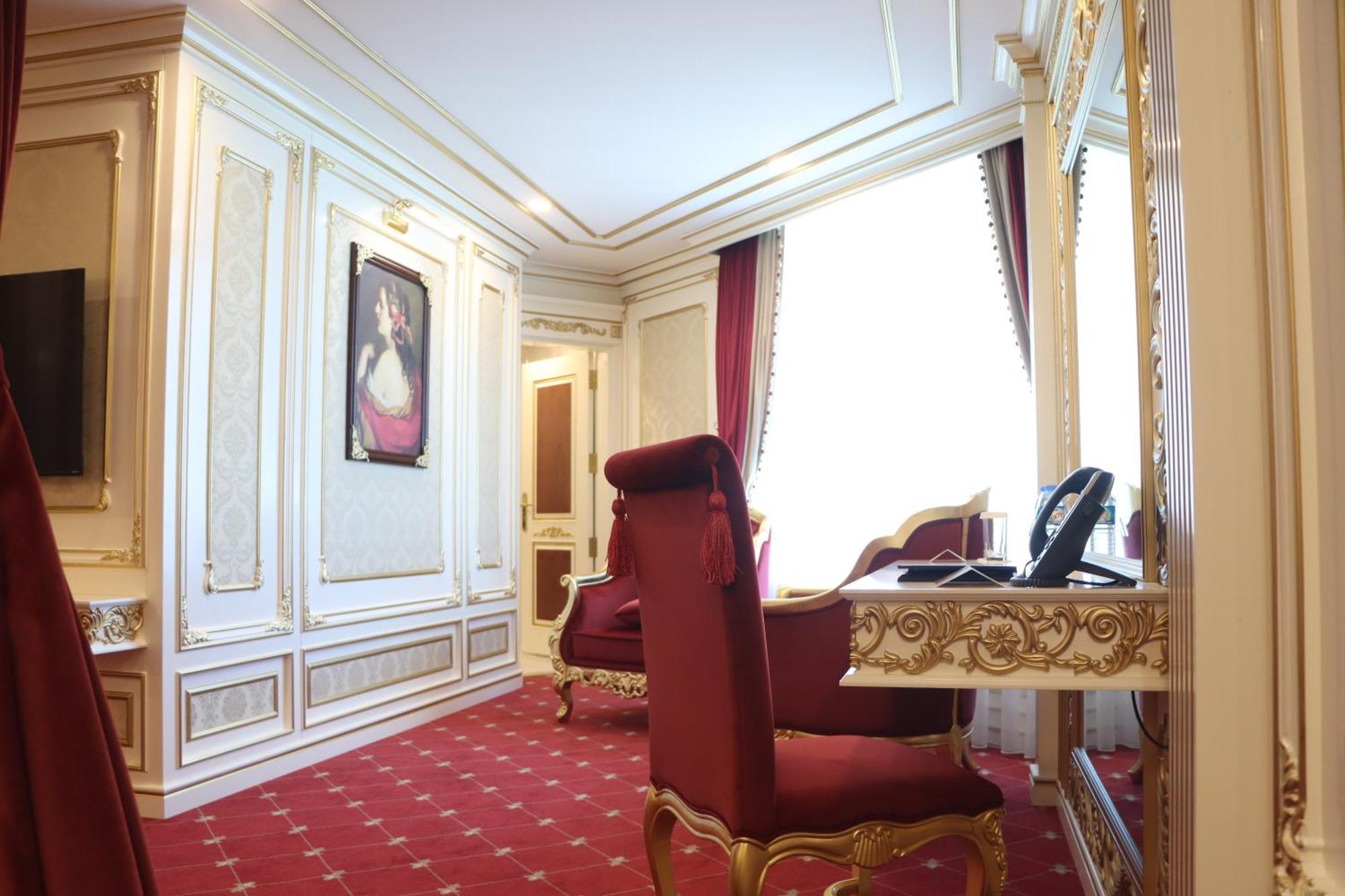 Cristal Erbil Hotel エクステリア 写真 A suite at the hotel