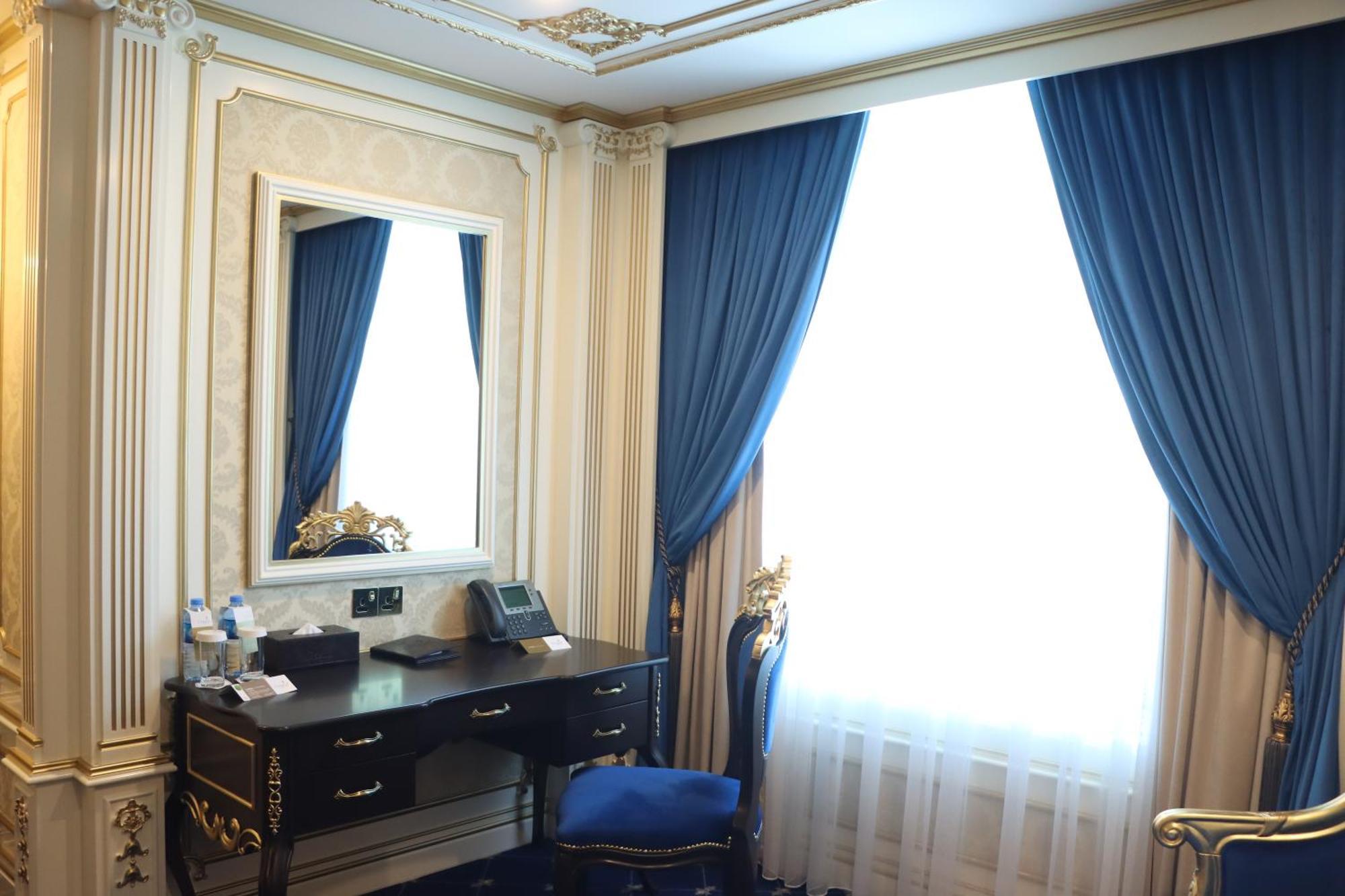 Cristal Erbil Hotel エクステリア 写真 A room in the hotel