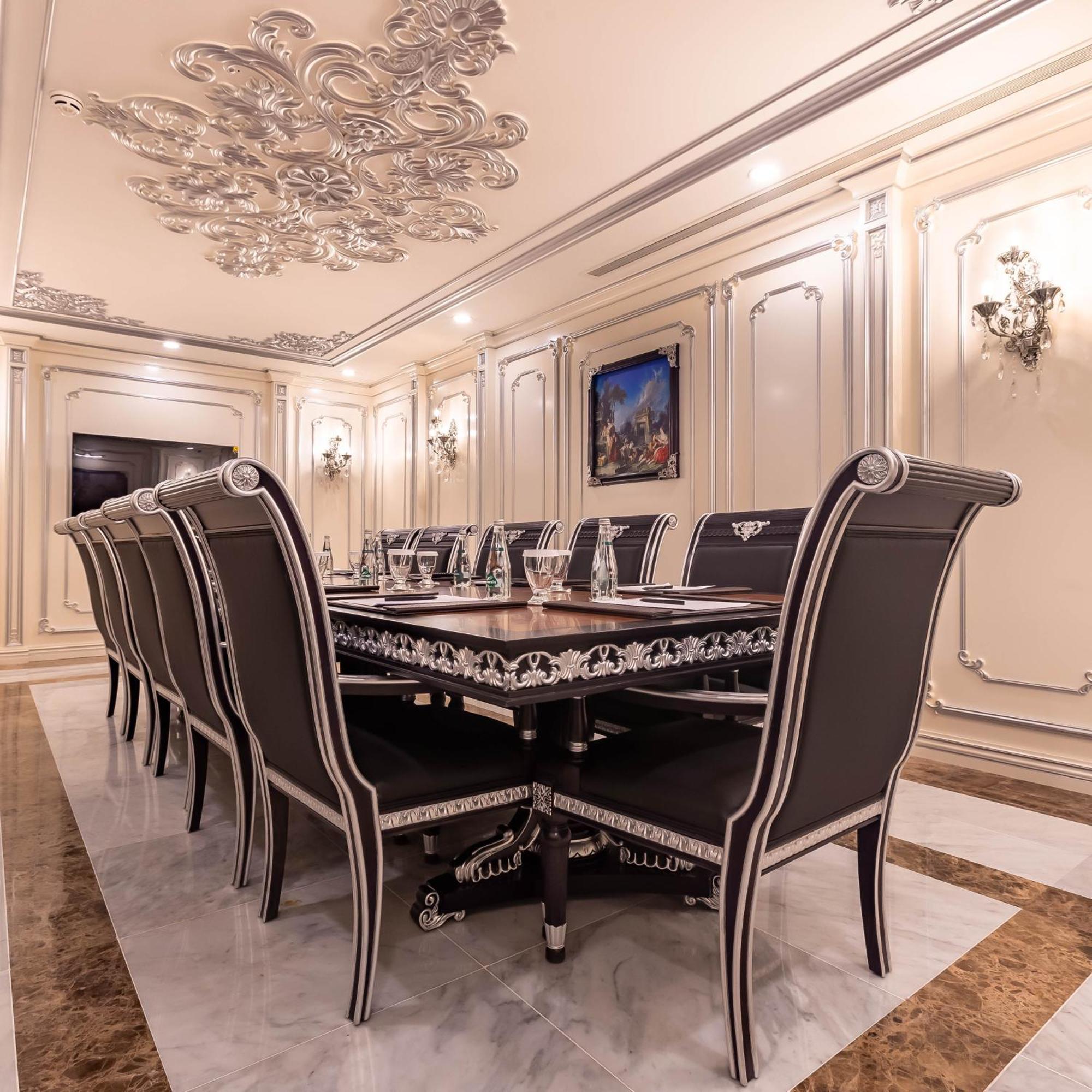 Cristal Erbil Hotel エクステリア 写真 The interior of the restaurant