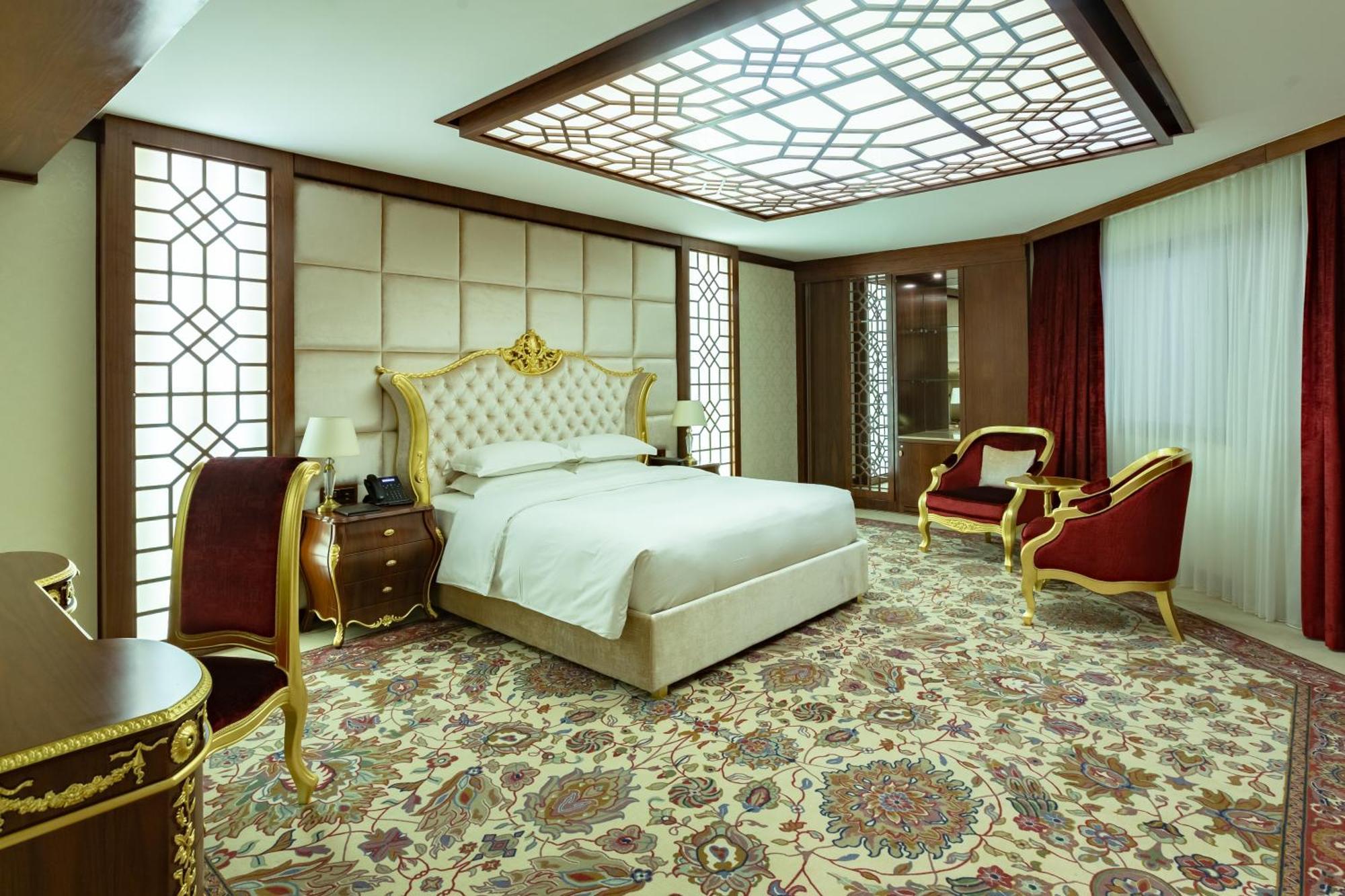 Cristal Erbil Hotel エクステリア 写真 A bedroom in the hotel